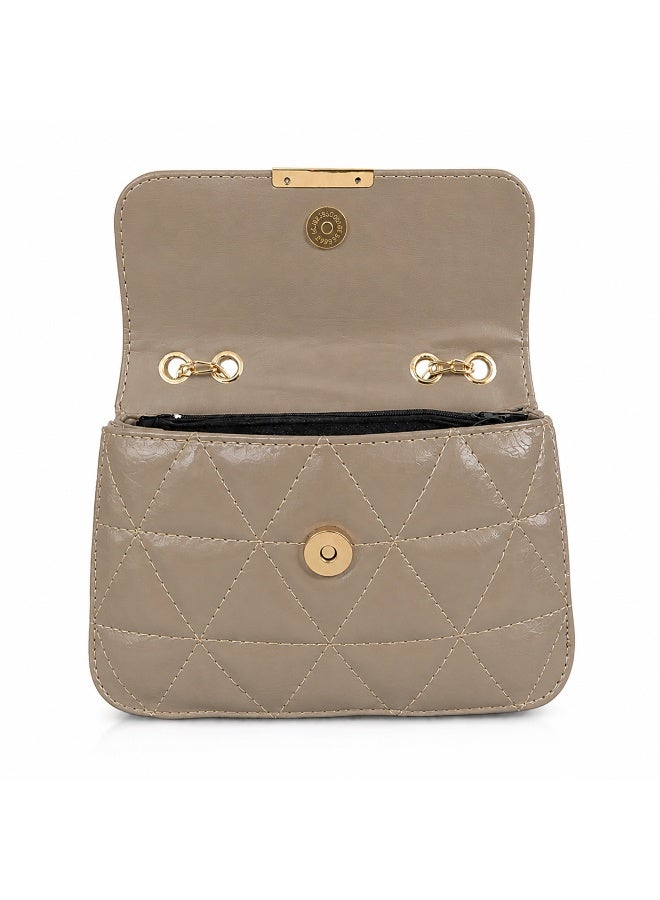 Women's padded shoulder bag with a stylish crossbody design – luxurious leather with a gold chain and metal clasp - Image 2