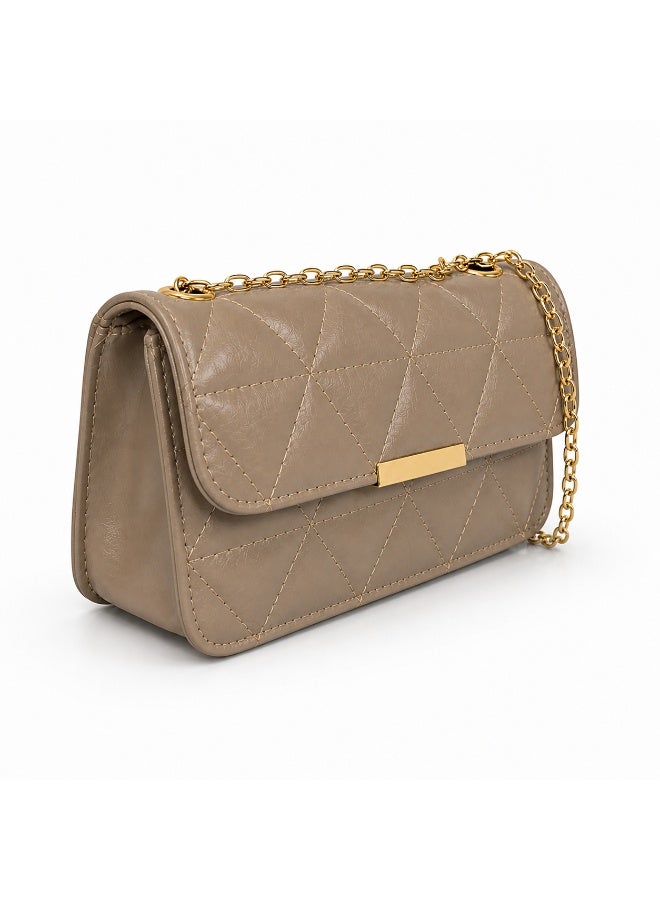 Women's padded shoulder bag with a stylish crossbody design – luxurious leather with a gold chain and metal clasp - Image 5