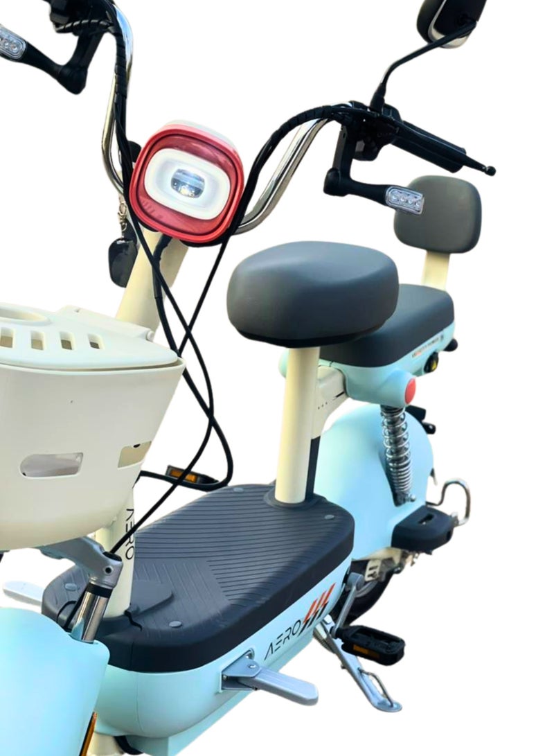 إيرو سكوتر كهربائي Aero Yoummy بدواسات – بطارية جرافين، مقعد مزدوج، أزرق فاتح - Image 4