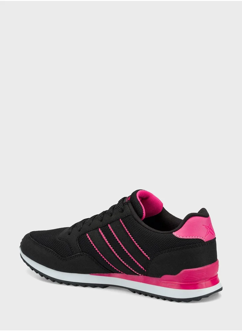 FLO Kinetix Low Top Sneaker