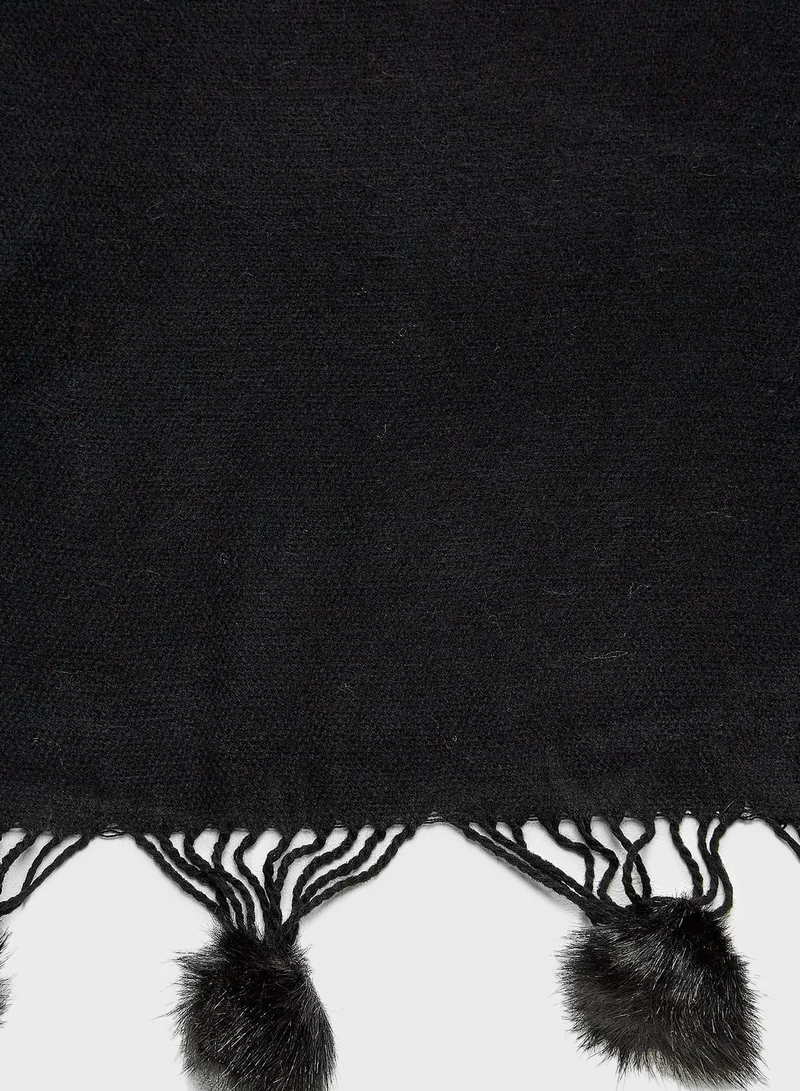 ONLY Taige Weaved Pom Pom Scarf