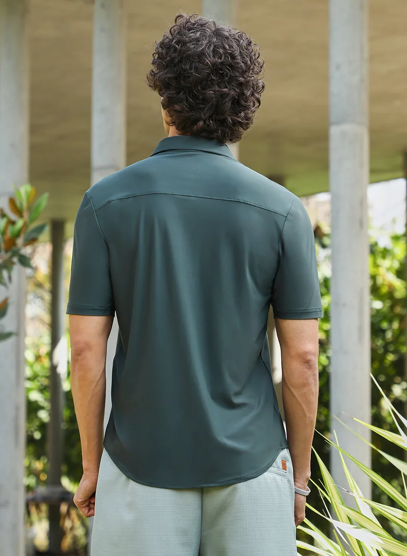 Campus Sutra Men's Emerald Green Seamless Solid Shirt