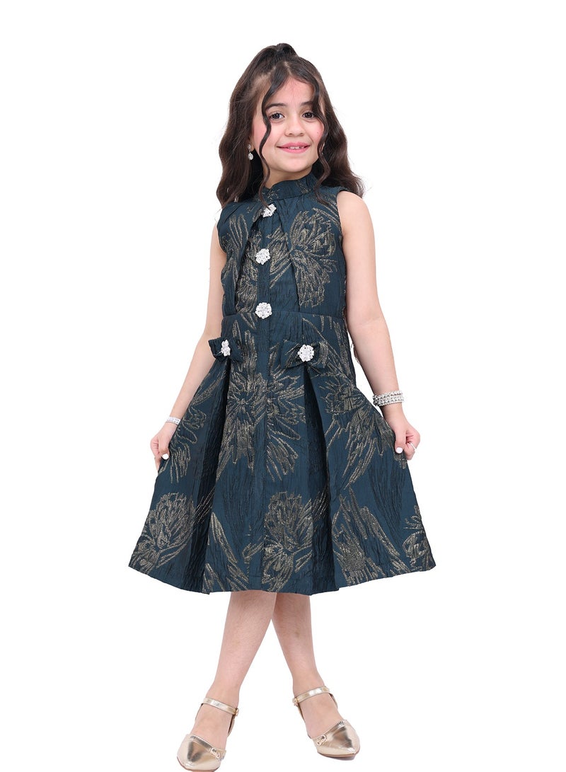 Modern Design A luxuriously designed childrens Eid dress that will captivate hearts and give your little girl an elegant and distinctive look on special occasions - Image 1