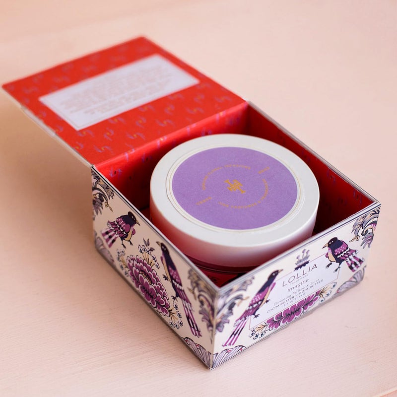 Lollia زبدة الجسم LOLLIA Imagine، 5.5 أونصة - عطر الصفصاف المتفتح واللوتس - زبدة الشيا وزبدة الكاكاو، لوشن للجسم للنساء، مرطب للجسم مرطب وناعم - Image 3