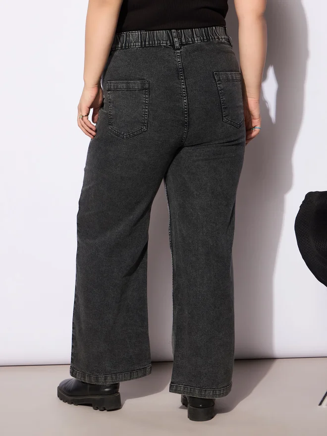 SASSAFRAS Sassafras Plus Size Straight Fit Jeans with Front Seam Detail