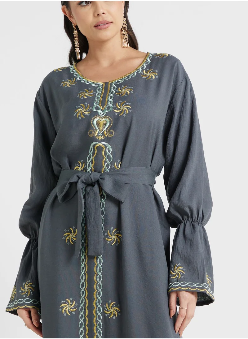 hayas closet Embroidered Belted Jalabiya