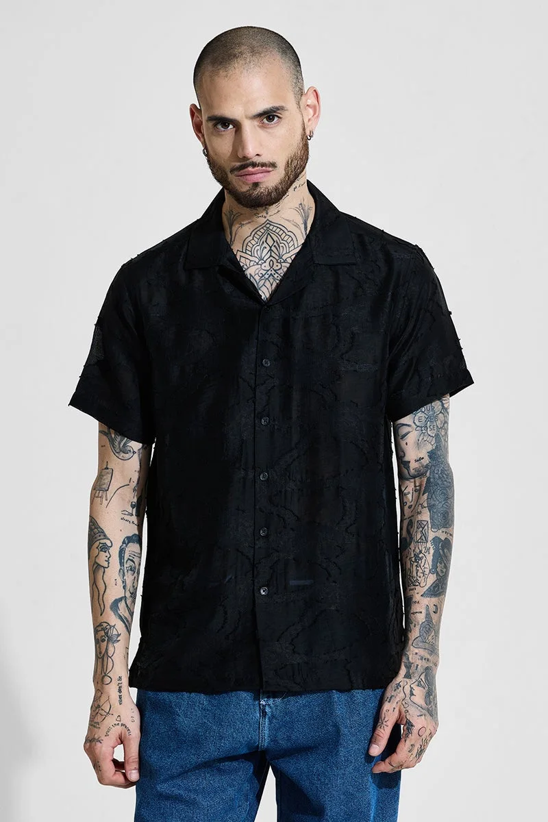 سنيتش قميص أسود بقصة صندوقية بنقوش