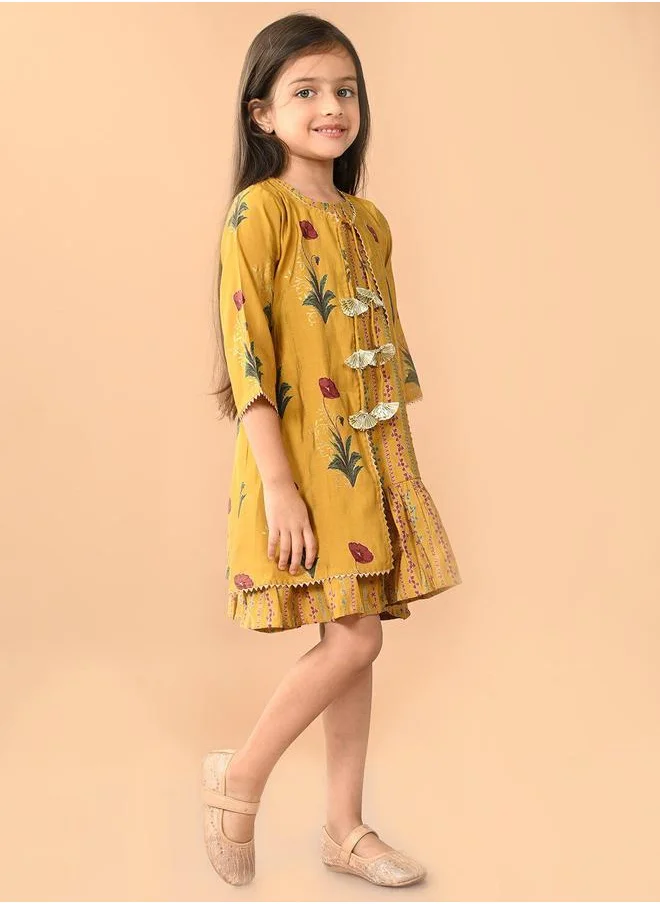 ليلك Yellow Kurta Set Straight Fit made from Cotton featuring Self Design design and Round Neck neckline - Perfect for Festive!