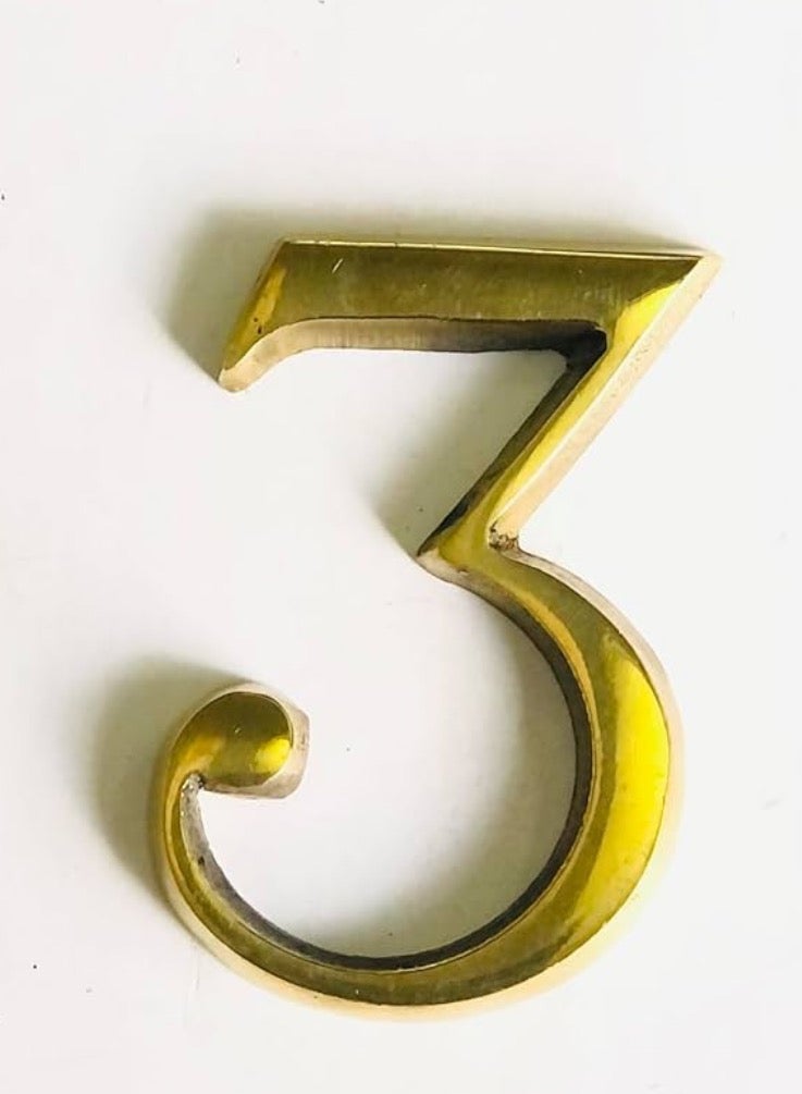 أرقام أبواب شقة – رقم ثلاثة – ملحقات الباب الخشبي – أرقام باب شقة – الخامة: نحاس – صناعة مصرية – لون نحاسي ذهبي