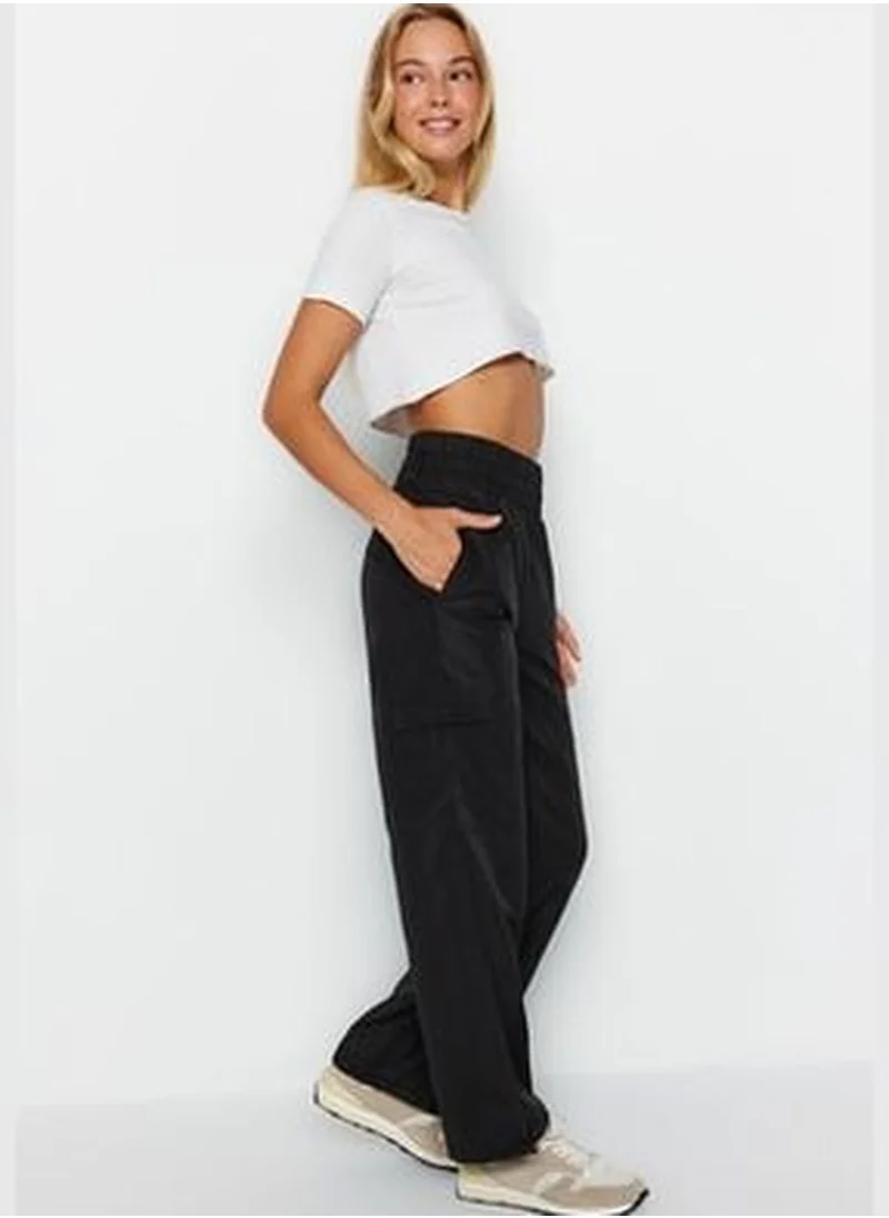 trendyol Black Parachute Fabric Jogger Pocket Detailed Sports Sweatpants THMAW24EA00002.