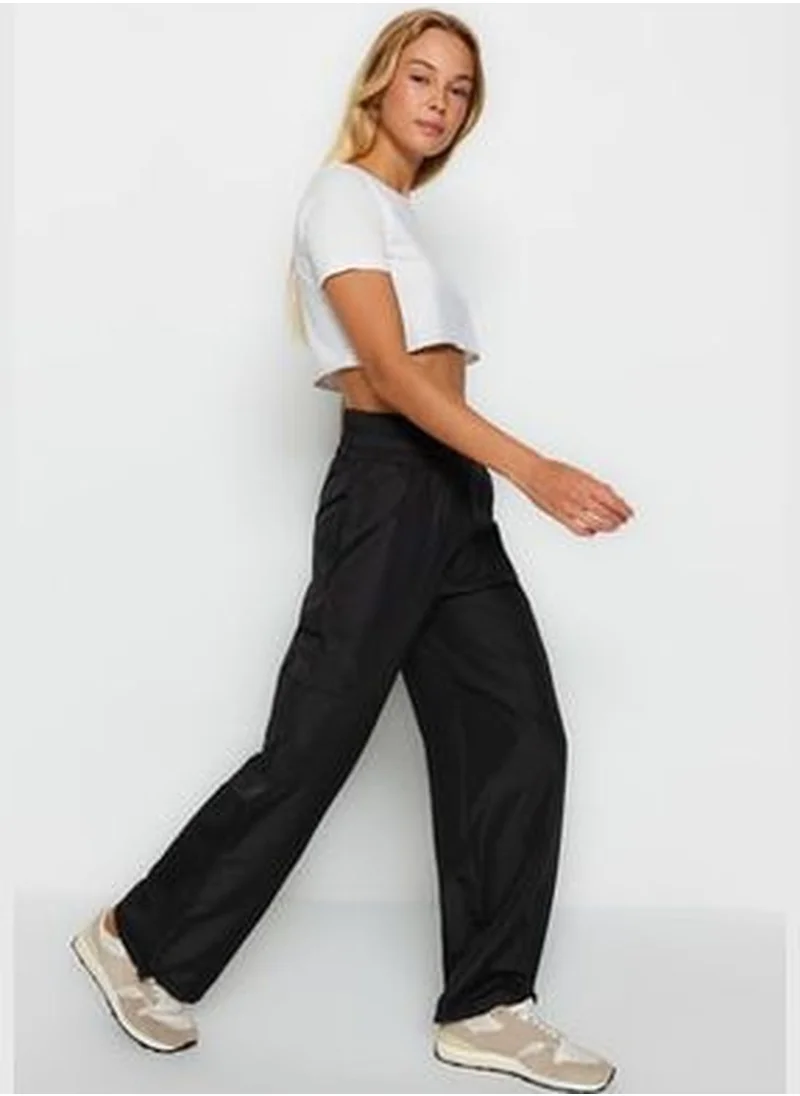 trendyol Black Parachute Fabric Jogger Pocket Detailed Sports Sweatpants THMAW24EA00002.