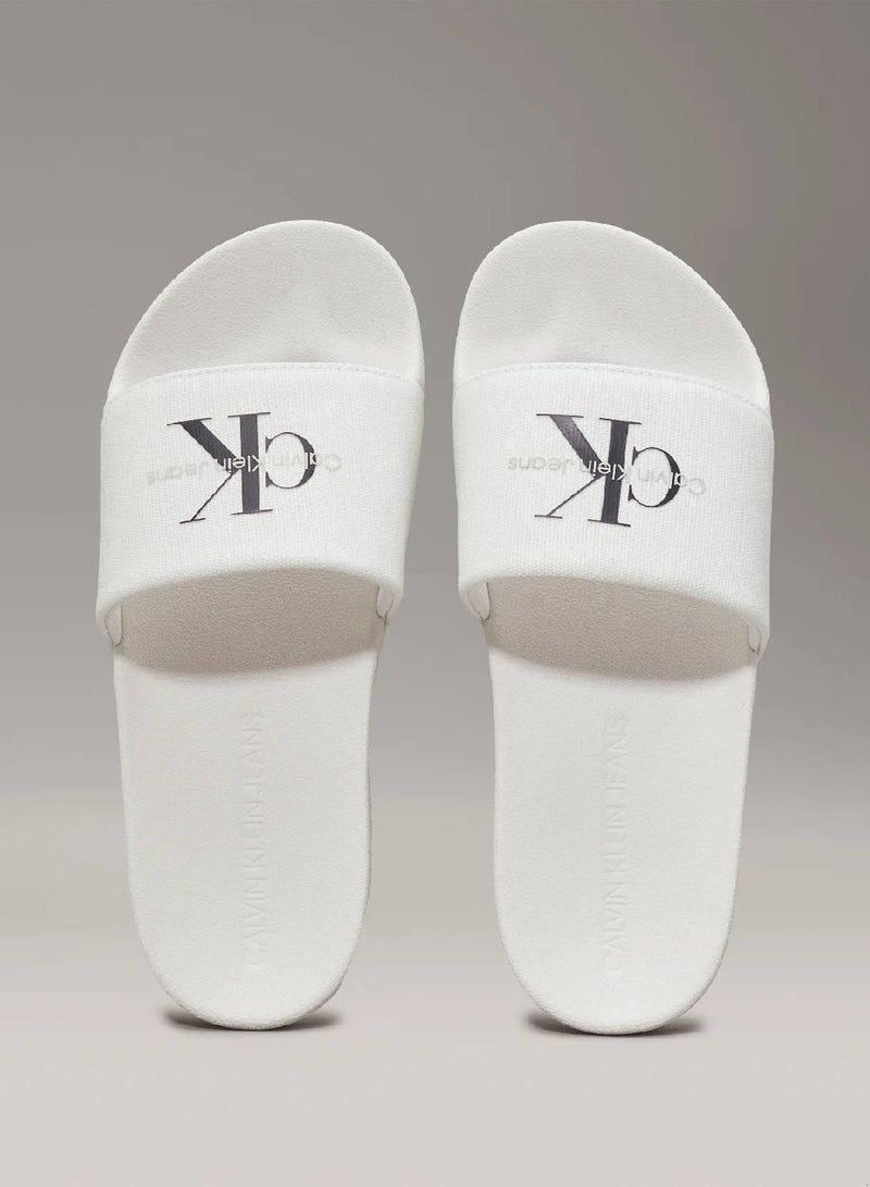 كالفن كلاين جينز شبشب من قماش الكانفاس - Image 3