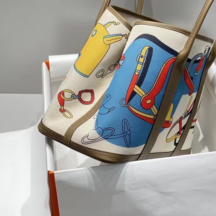 Graffiti Painted Canvas Spliced ​​First-Layer Cowhide Garden Bag High-End Large-Capacity Retro Handbag For Women - Image 3