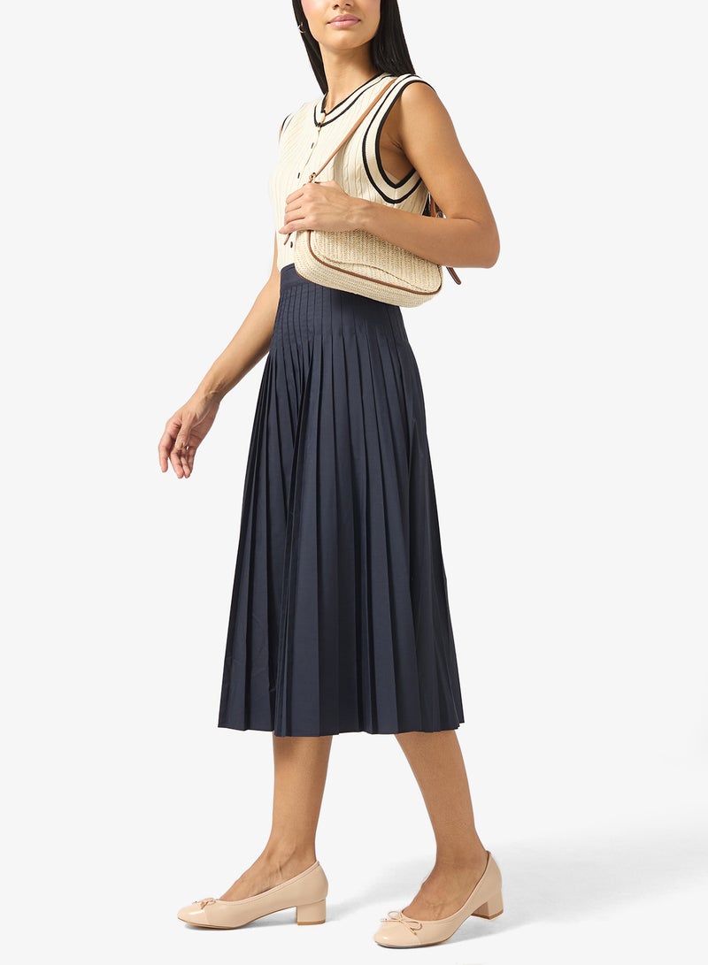 Spot-On Low Heeled Pump With Bow - Image 5