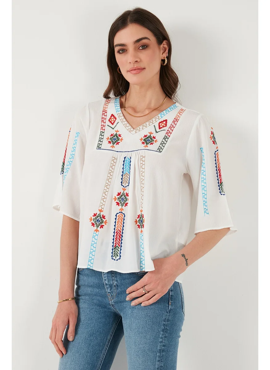 Lela Cotton Regular Fit Embroidered Blouse Women's BLOUSE 611BZ0247