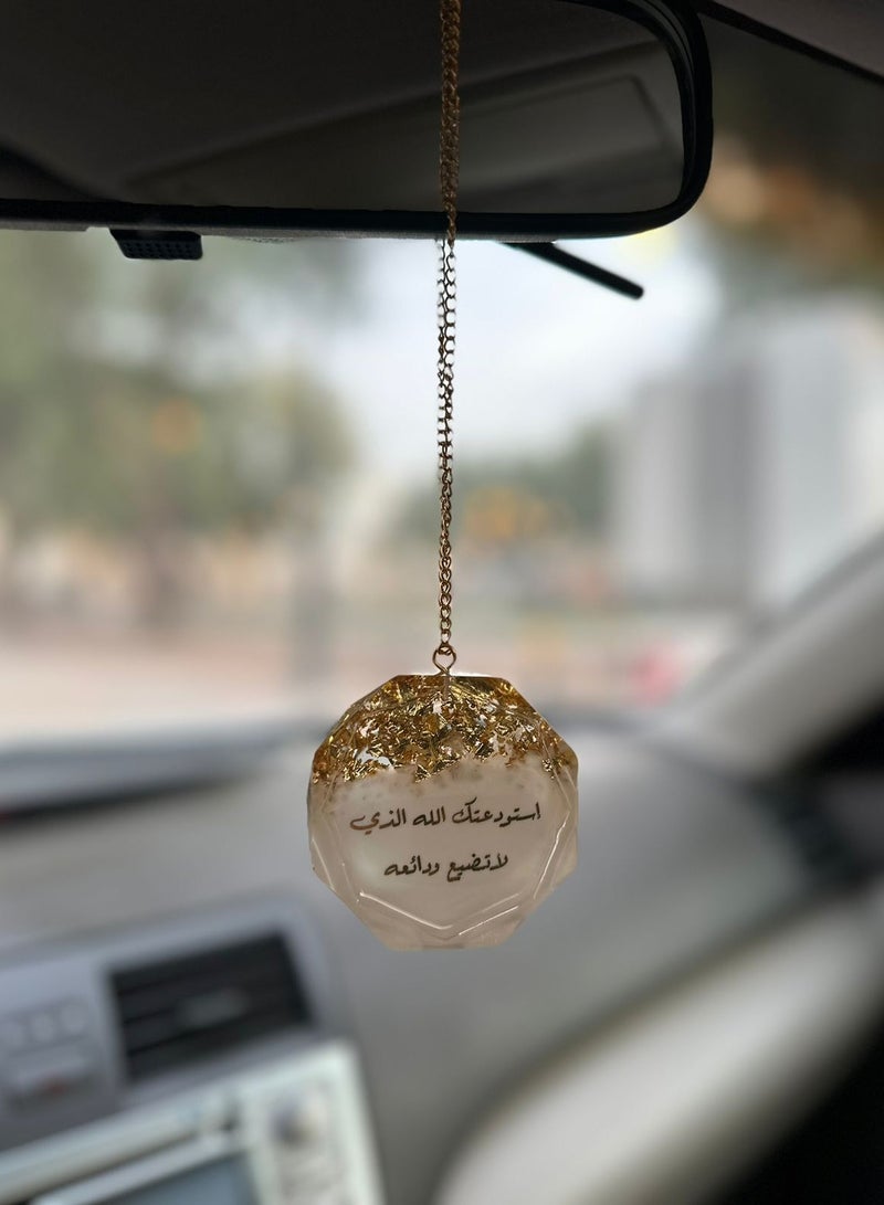 An elegant car pendant made of luxurious resin embroidered with gold leaf (one piece) - Image 4