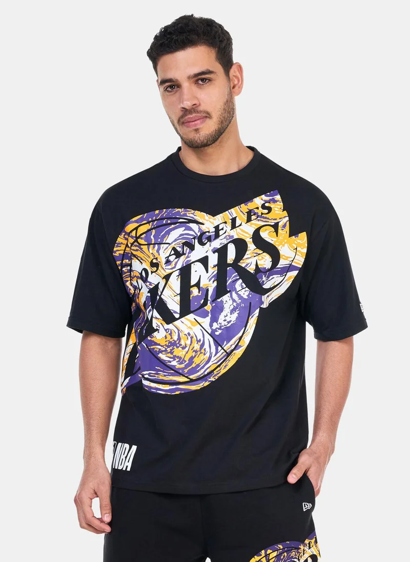نيو ايرا Men's NBA Los Angeles Lakers Infill Graphic T-Shirt