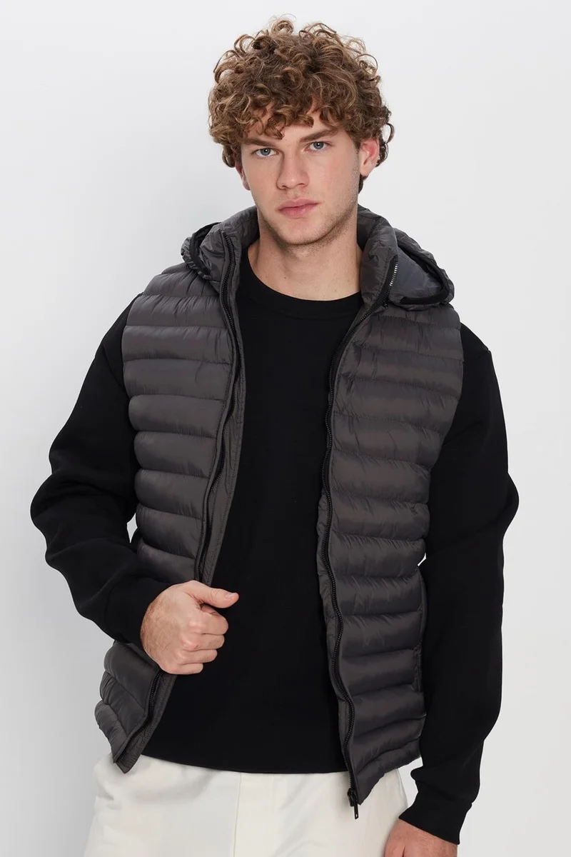 تودورس Men's Slim Fit Slim Fit Lined Windproof Pocket Detachable Hooded Puffer Vest