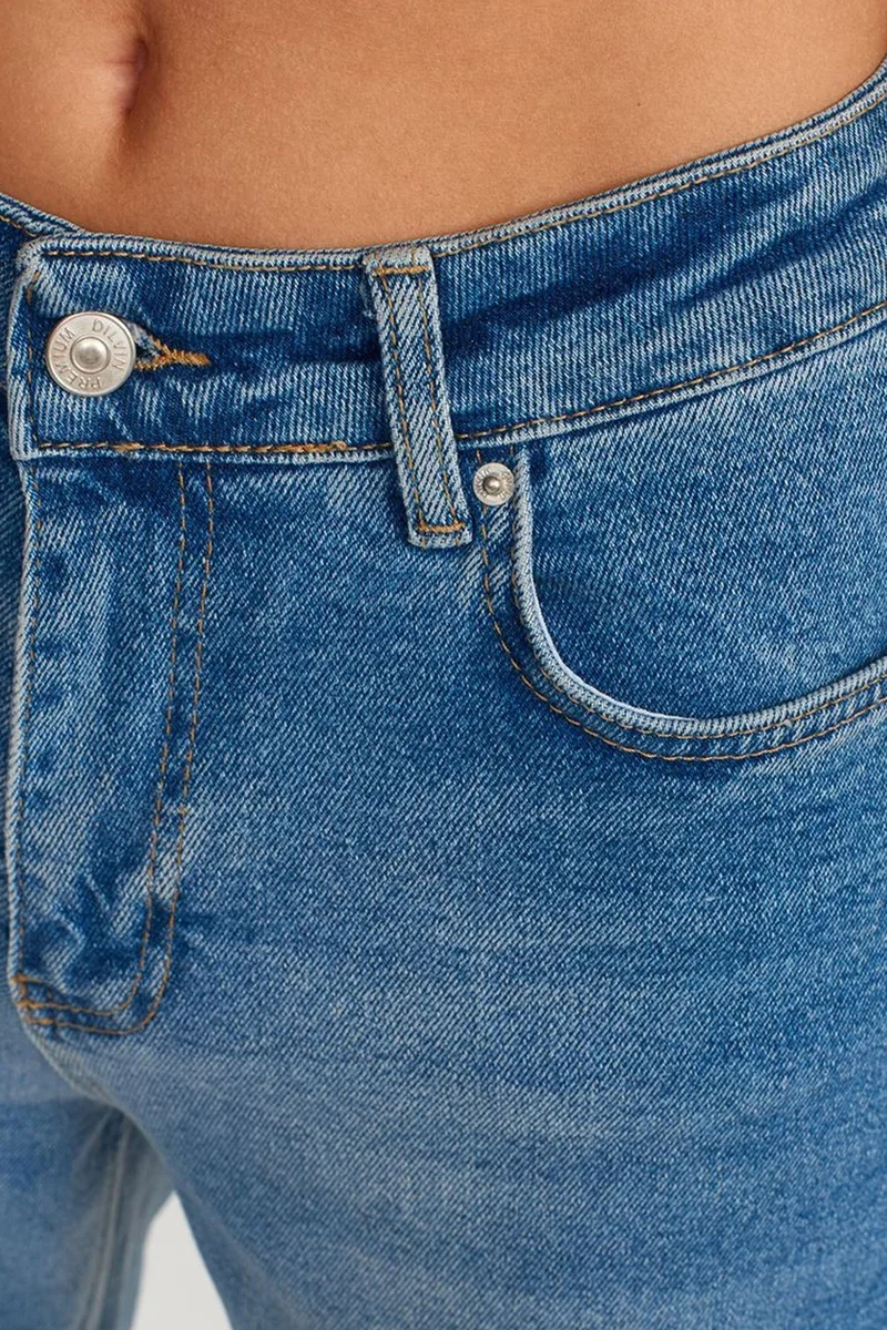 Dilvin Light-Mid Blue Denim DILVIN Women's High-Waist Slim Straight Jeans for Women | Best Price UAE