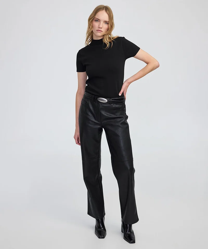 ابيكول High-Neck Knit Top