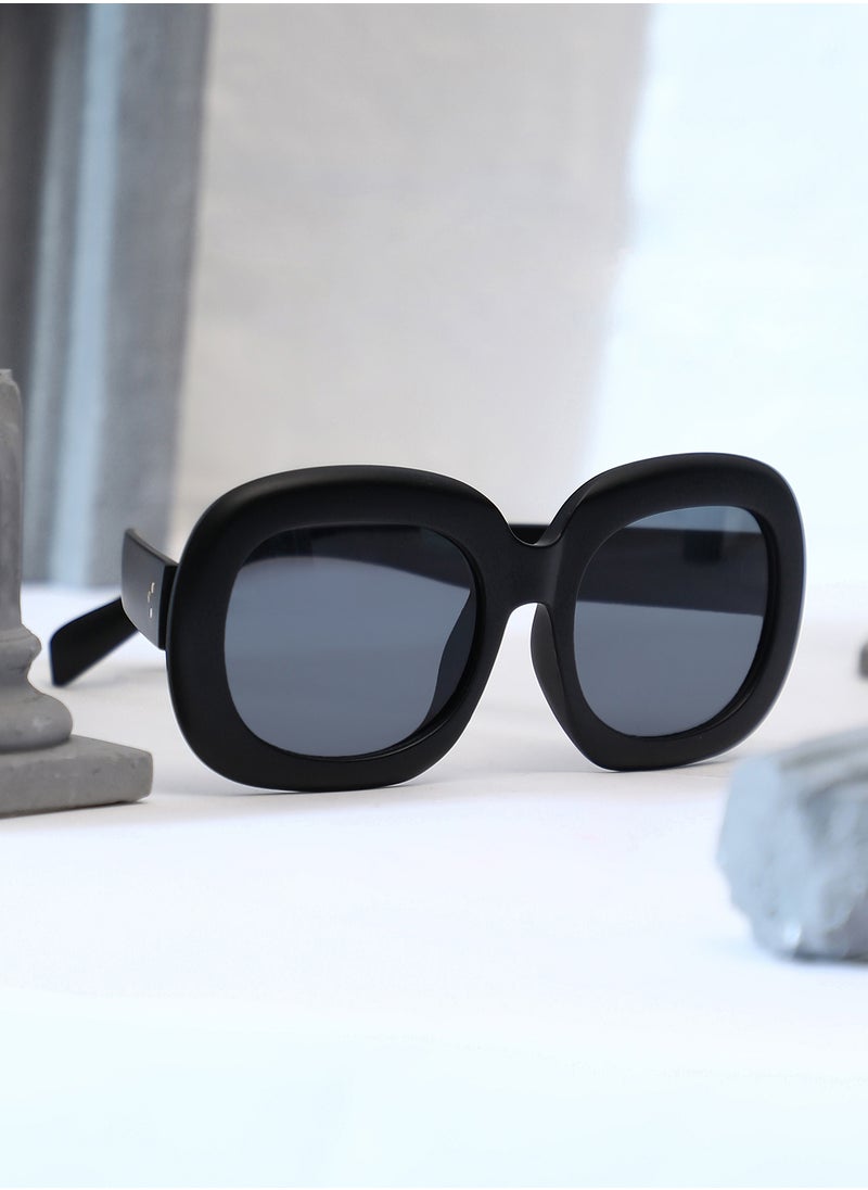 Haute Sauce Haute Sauce Women's The Airport Oversized Sunglasses For Casual Wear | One-Size | Onyx Black Polycarbonate Frame | Midnight Black Polarized Lens | Full Rim | Eyewear For Woman & Girls  - Image 1
