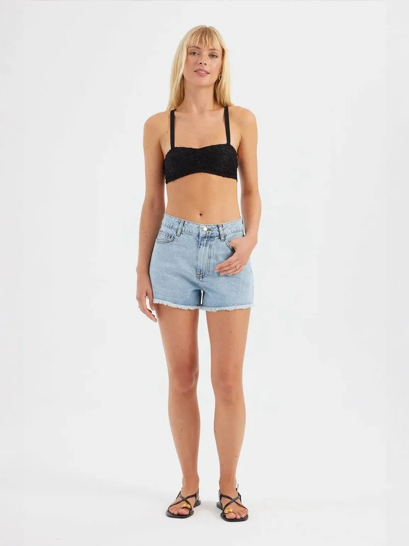 هيكاب صدرية دانتيل بحمالات وياقة قلب