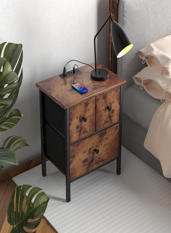طاولات جانبية من هوم مور مزودة بمحطة شحن، خزانة أدراج مضفرة مع موصل USB من النوع C، مزودة بمأخذين كهربائيين، لون بني ريفي، جوزي - Image 1
