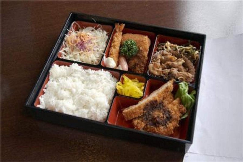 JapanBargain 1591, Red and Black Japanese Traditional Plastic Lacquered Lunch Bento Box 6 Compartments for Restaurant or Home Tray and Plate 2pc Set Made in Japan, 11.75"x9.5" - Image 5