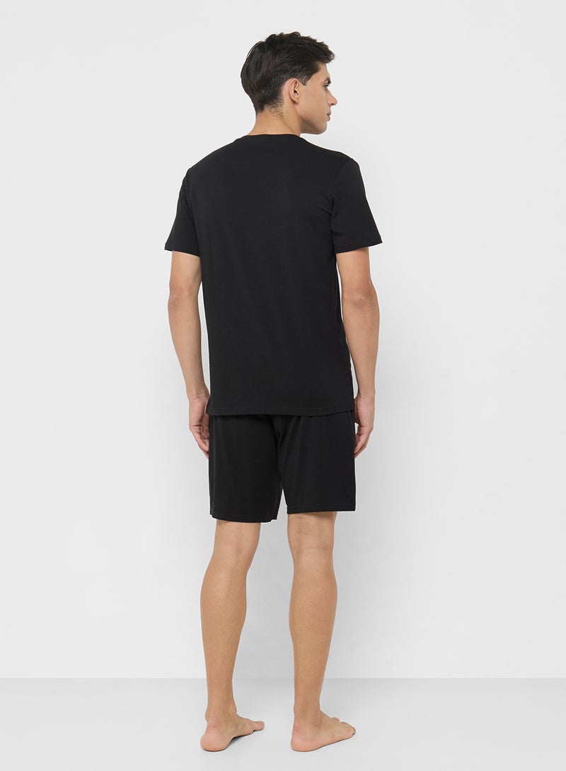 امبوريو ارماني طقم تي شيرت وشورت بشعار - Image 2