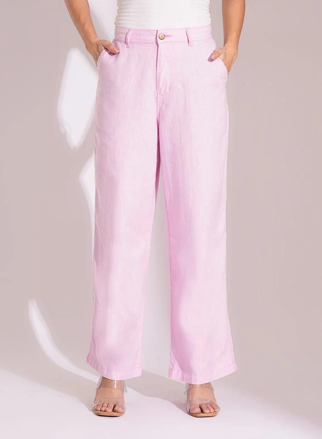 جلو باص بنطال بأرجل واسعة وخصر عالي