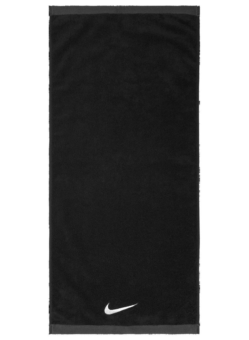 نايكي منشفة متوسطة أساسية