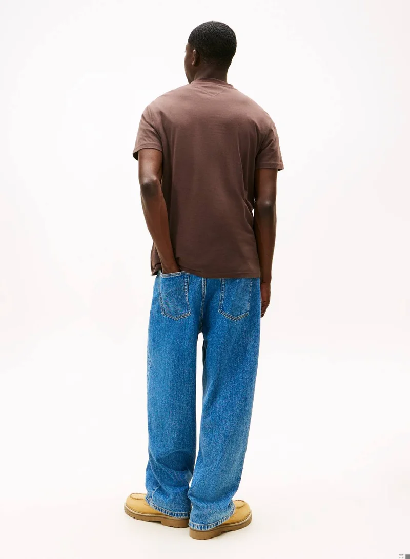 تومي جينز تيشيرت بفتحة رقبة دائرية وشعار وقصّة سليم