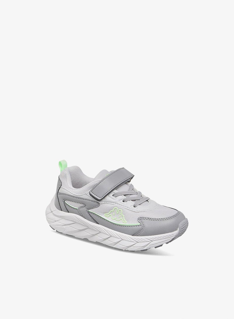 كابا حذاء رياضي للأولاد بتفاصيل شعار وإغلاق بشريط لاصق - Image 2