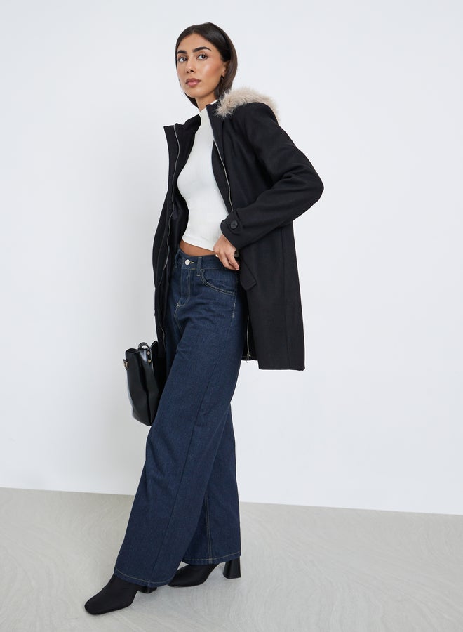 ستايلي معطف طويل بمظهر صوف وتفاصيل فرو صناعي - Image 2