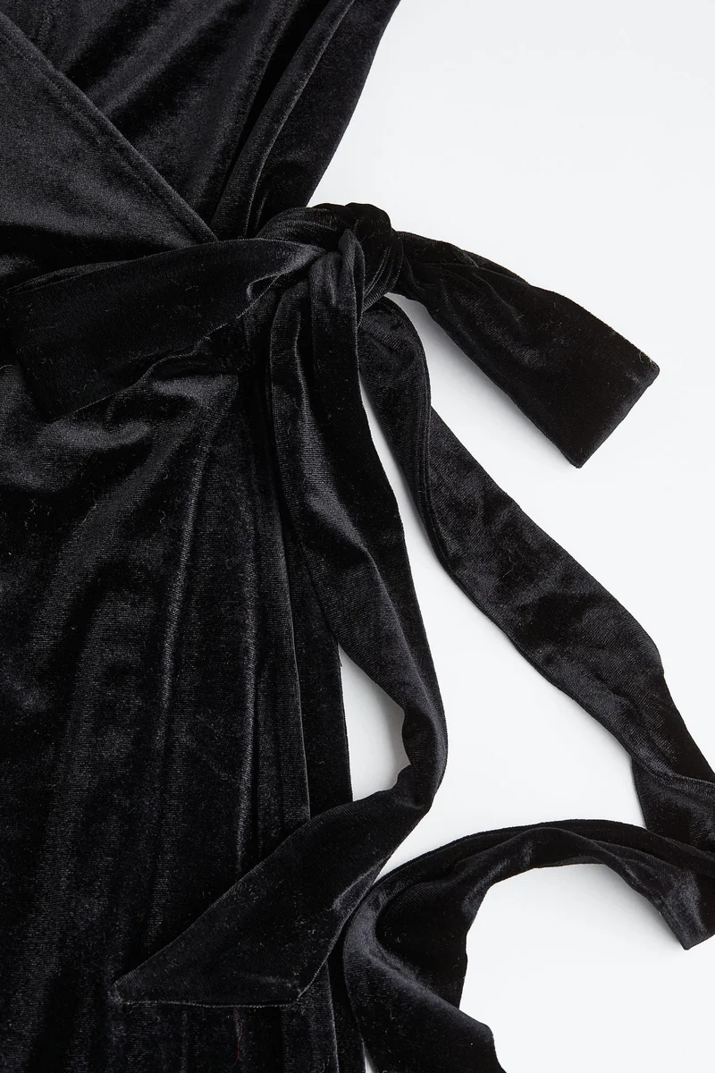 H&M MAMA Velour wrap dress