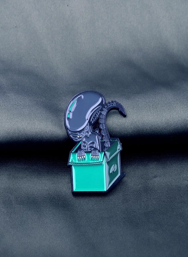 بليتي دبوس مينا مستوحى من أفلام سلسلة Alien من PLITI، هدايا مستوحاة من أفلام Alien، هدية لمحبي سلسلة أفلام الرعب والوحوش، هدية لمحبي أفلام الرعب Aliens (دبوس Alien Predator) - Image 4
