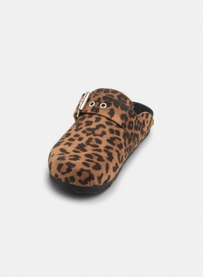TGS XXL Buckle Clogs - Image 3