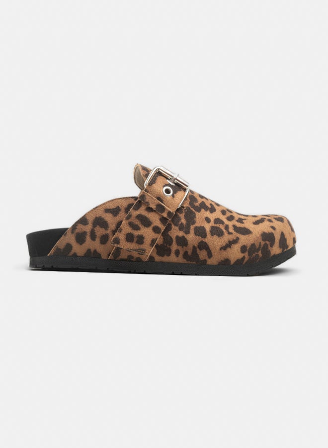 TGS XXL Buckle Clogs - Image 2