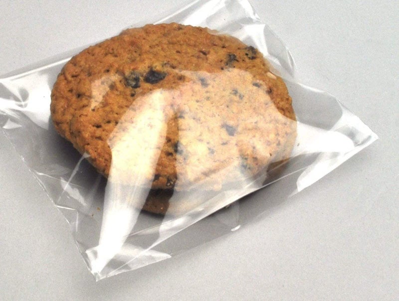 Zittop 5 x 5 + 1" BG + 1-1/2" Lip Clear Plastic Cookie Bag - Self Seal (100 Bags) - Image 1