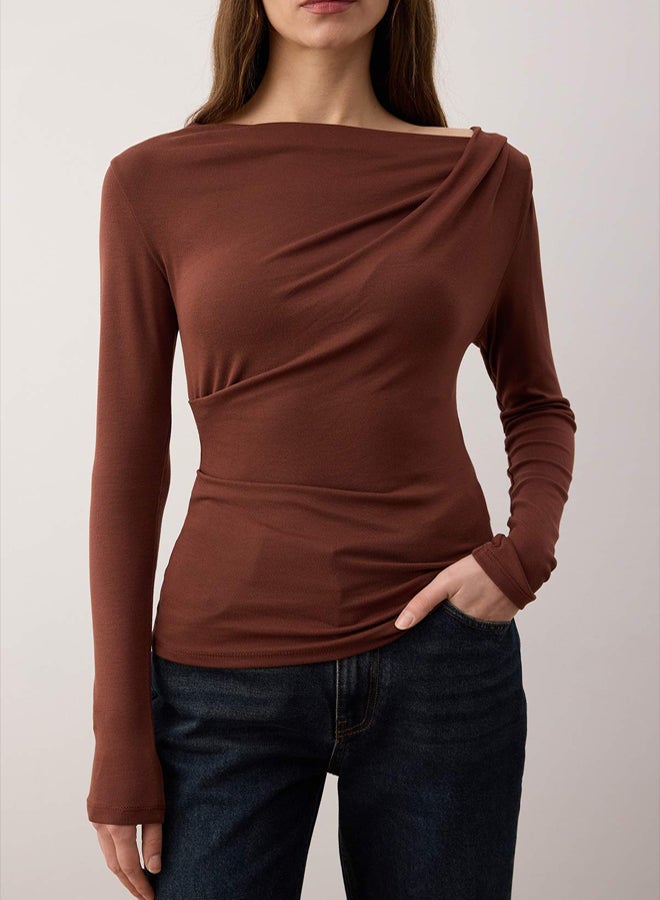trendyol Brown Fitted/Bodycon Asymmetric Neckline Detailed Soft Fabric Knitted Blouse - Image 3