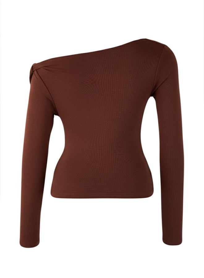 trendyol Brown Fitted/Bodycon Asymmetric Neckline Detailed Soft Fabric Knitted Blouse - Image 5