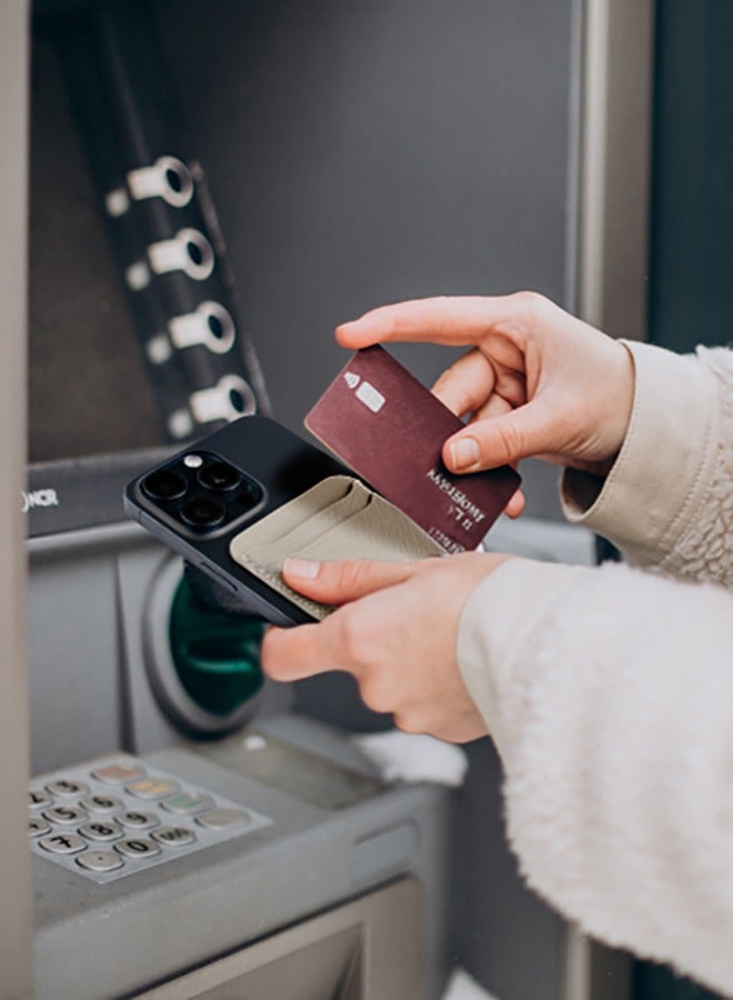 ليفيلو محفظة حامل بطاقات Bond ماج سيف/ فتحتان للبطاقات / شعار معدني مميز / جلد سافيانو أصلي - رمادي - Image 4