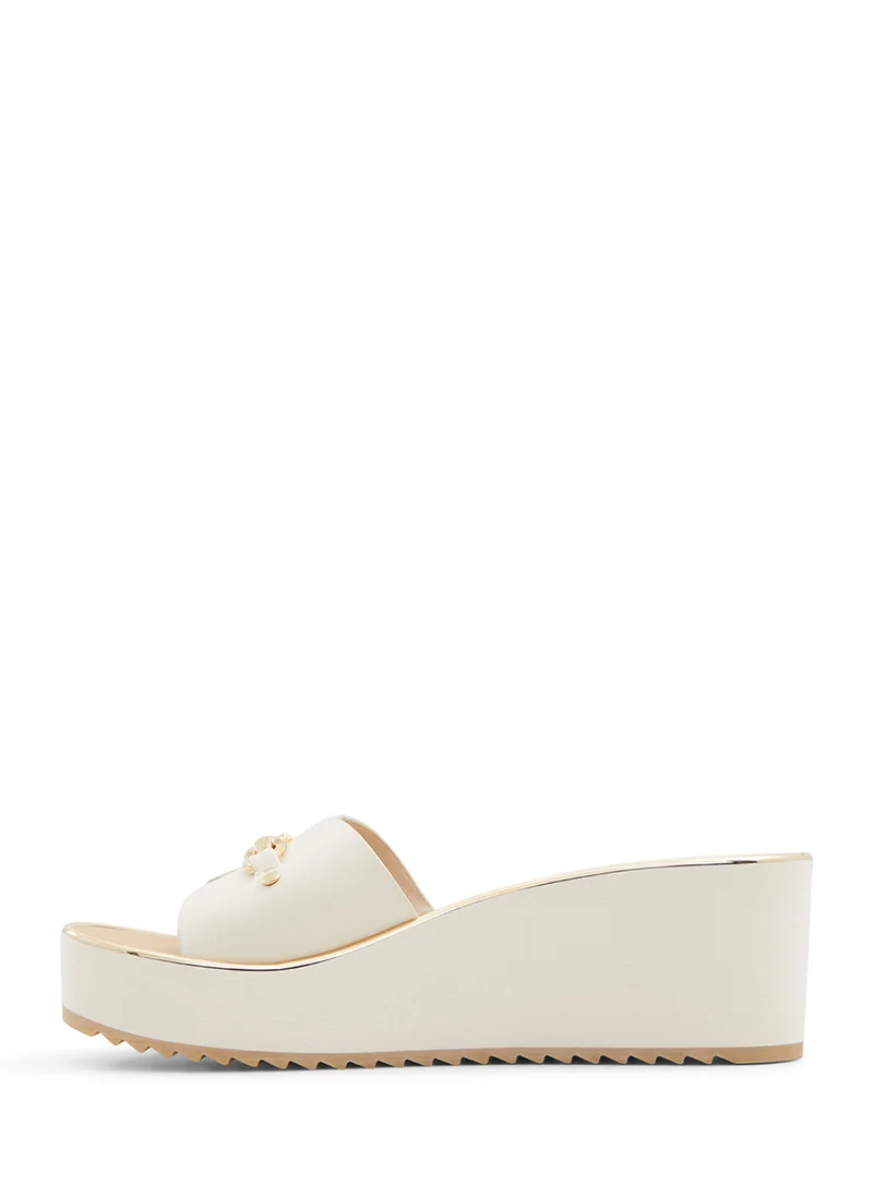 الدو Beriana Beach Sandals