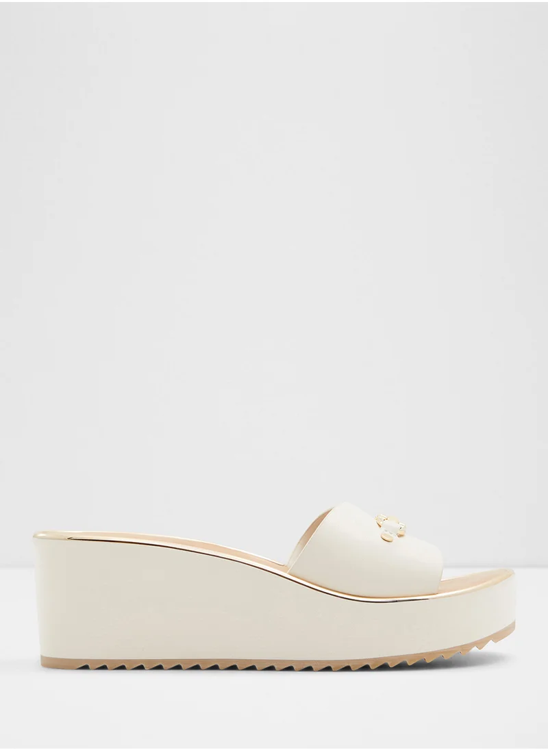 الدو Beriana Beach Sandals