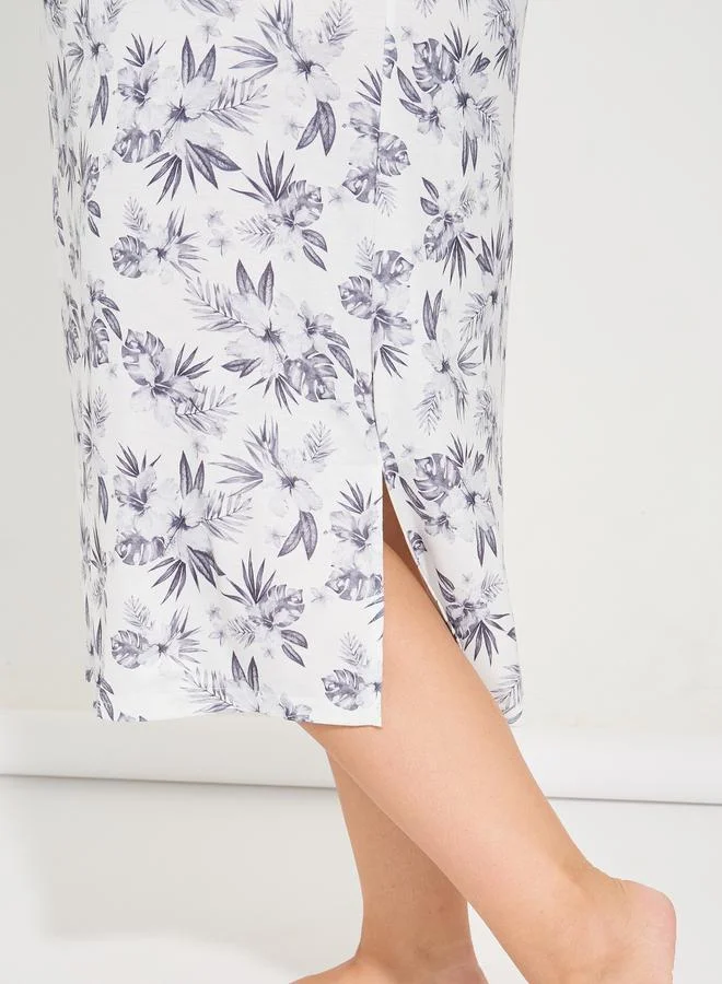 Styli Plus Size AOP Mono Floral Side Slit Sleep T-Shirt Dress