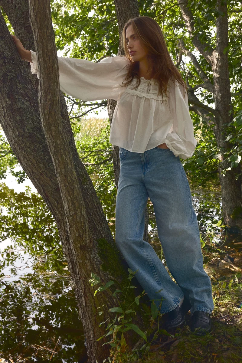 H&M Lace-trimmed cotton blouse