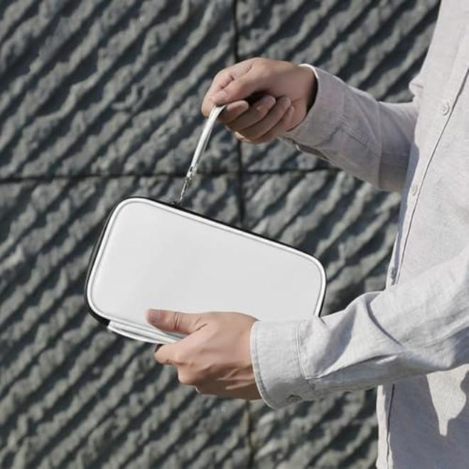 محفظة، حامل جواز سفر ووثائق عائلية، منظم حامل وثائق سفر مقاوم للماء بتقنية حجب RFID، مناسب للنساء والرجال، لحفظ بطاقات الهوية وبطاقات الائتمان وتذاكر الطيران والنقود المعدنية والهواتف - أبيض - Image 2