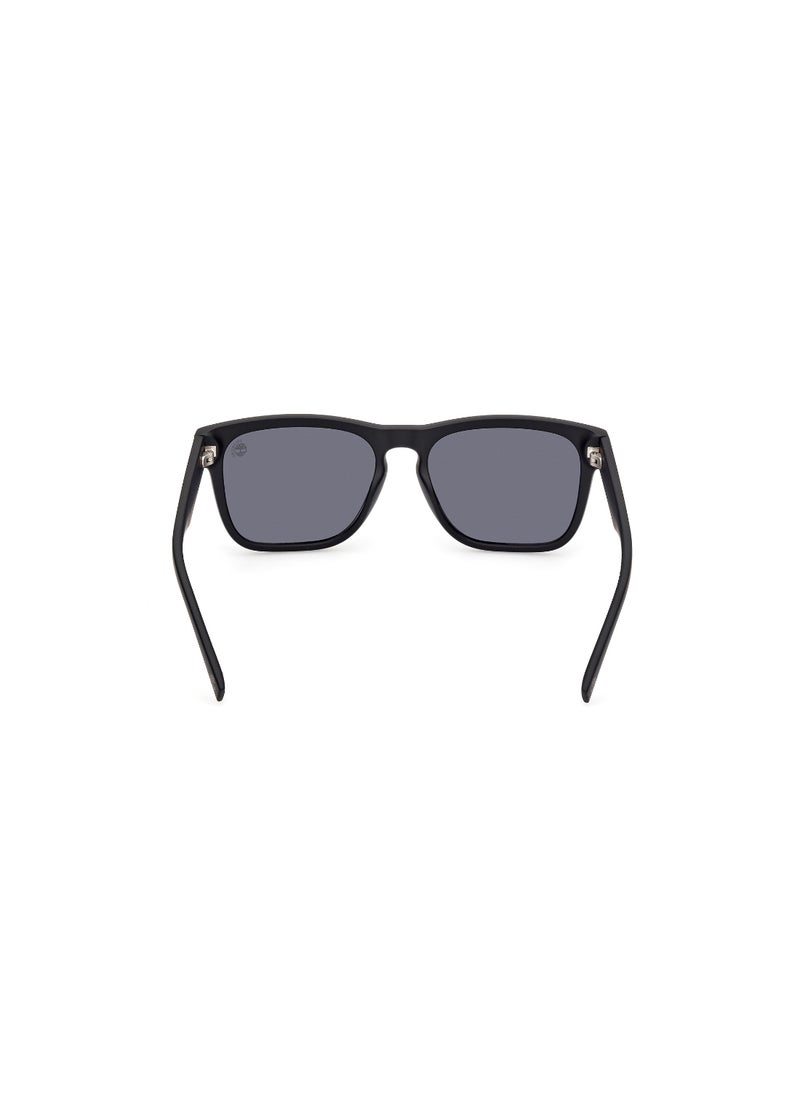 Timberland - نظارات شمسية مربعة الشكل للأولاد TB0001102D53 حجم العدسة: 53 ملليمتر - أسود لامع - Image 1
