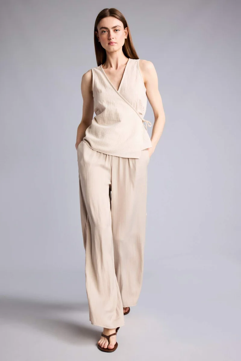 ديفاكتو Wide Leg Regular Hem Satin Trousers
