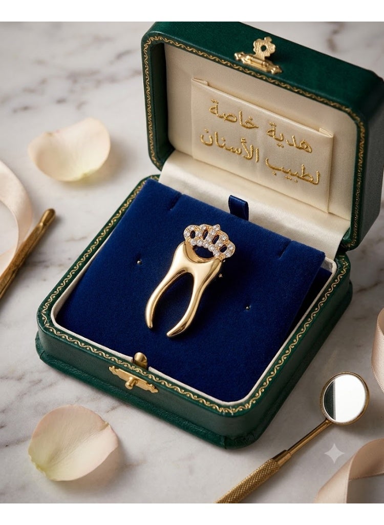 أضف لمسة من المرح إلى إطلالتك مع هذا الدبوس الفريد. تصميمه المبتكر يجعله قطعة أساسية في أي مجموعة مجوهرات. - Image 1